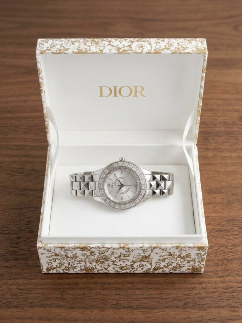 Christian Dior Luxury Diamond Bezel Ladies Watch (Includes Spare Links)